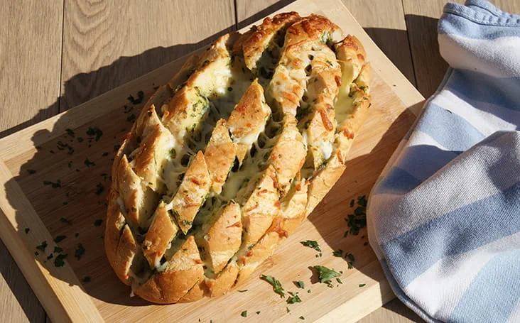 recipe image Tear & Share Garlic & Mozzarella Loaf