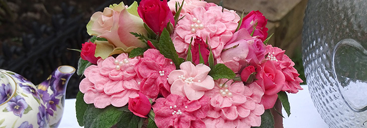 recipe image Chelsea Flower Show Edible Flowers and Flowerpot Cake