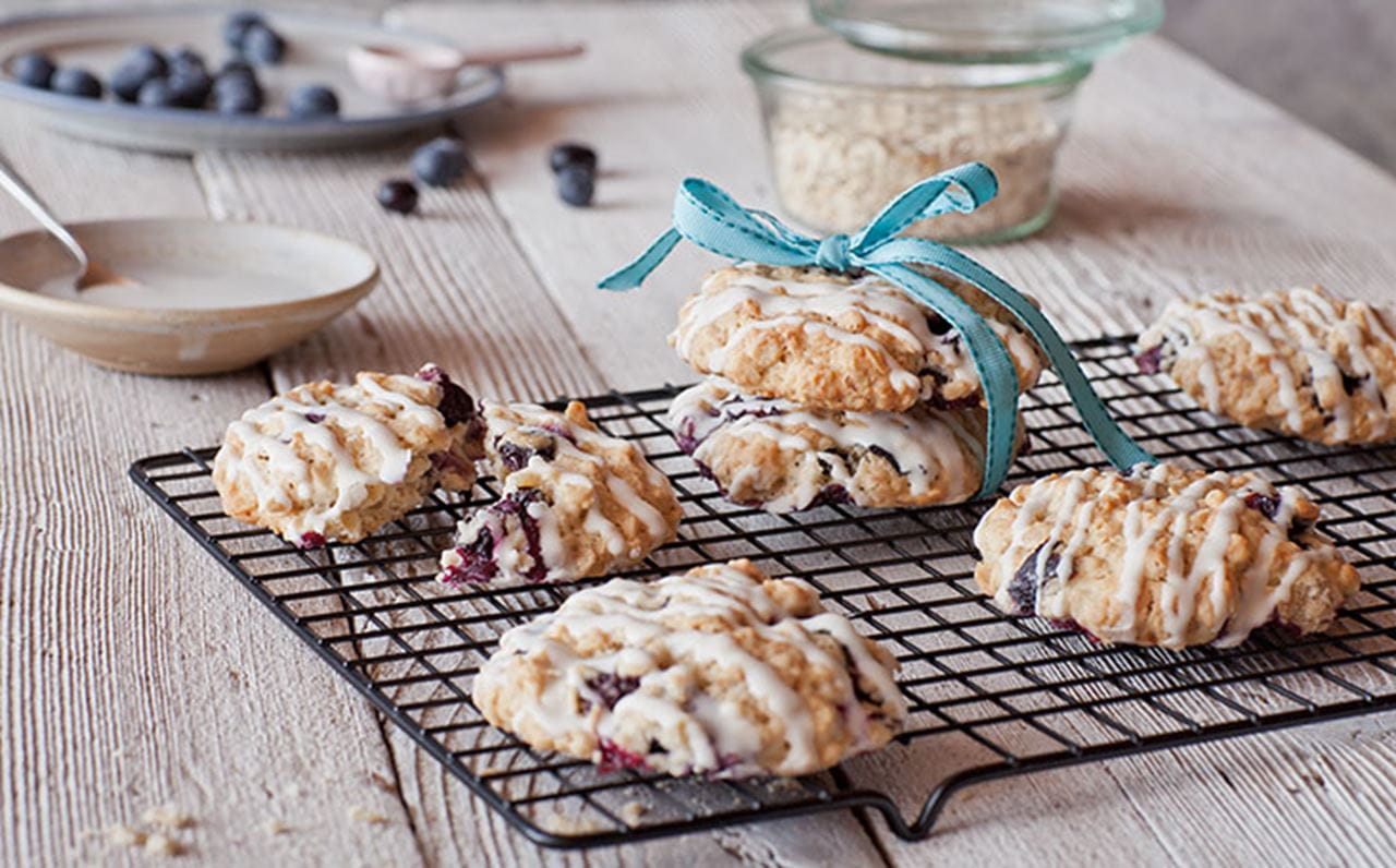recipe image Oatmeal Cookies with Blueberries and White Chocolate