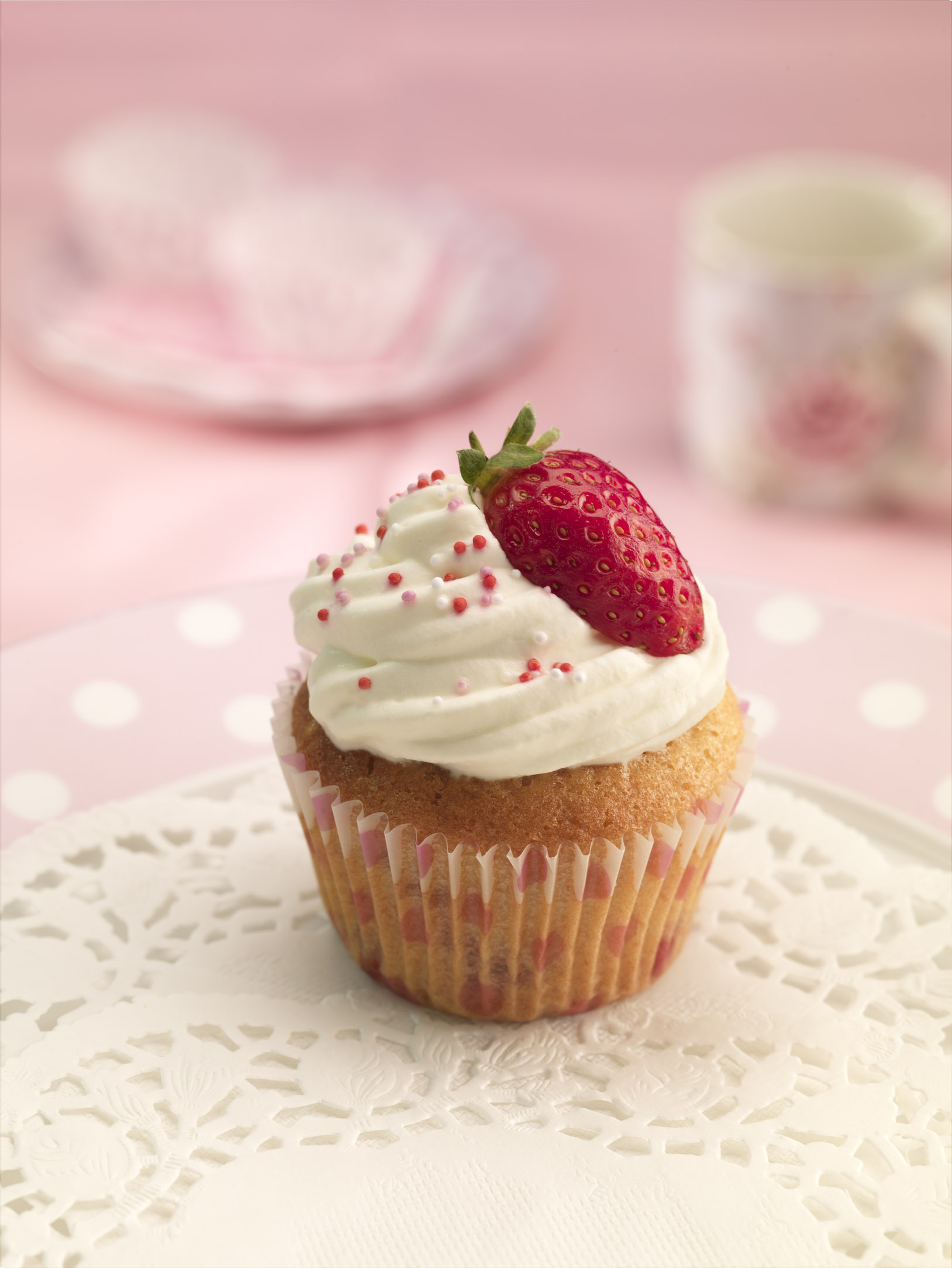 recipe image Strawberries and Cream Cupcakes