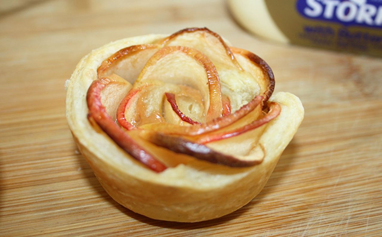 recipe image Mini Caramel Apple Tarts