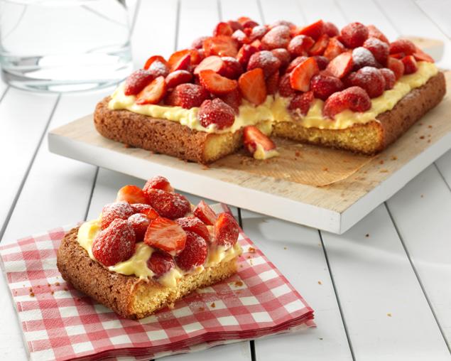 Strawberry Custard Cake | Bake With Stork