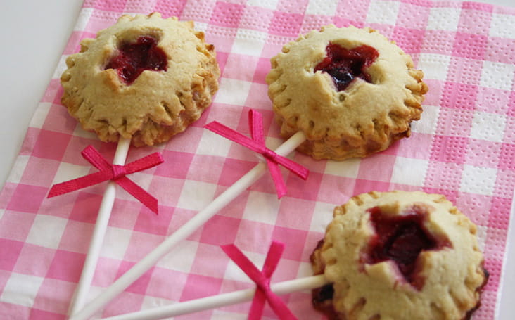 Berry Pie Pops | Bake With Stork