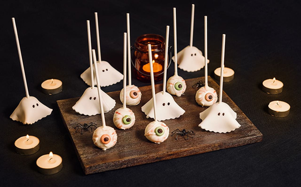 recipe image Halloween Cake Pops – Ghost & Eyeballs