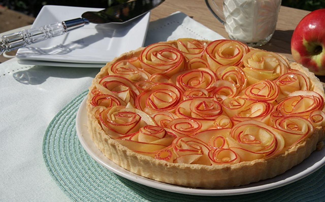 recipe image Custard Apple Tart (Roses)