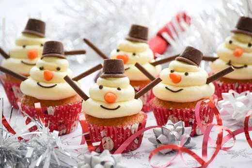 christmas snowman cupcake