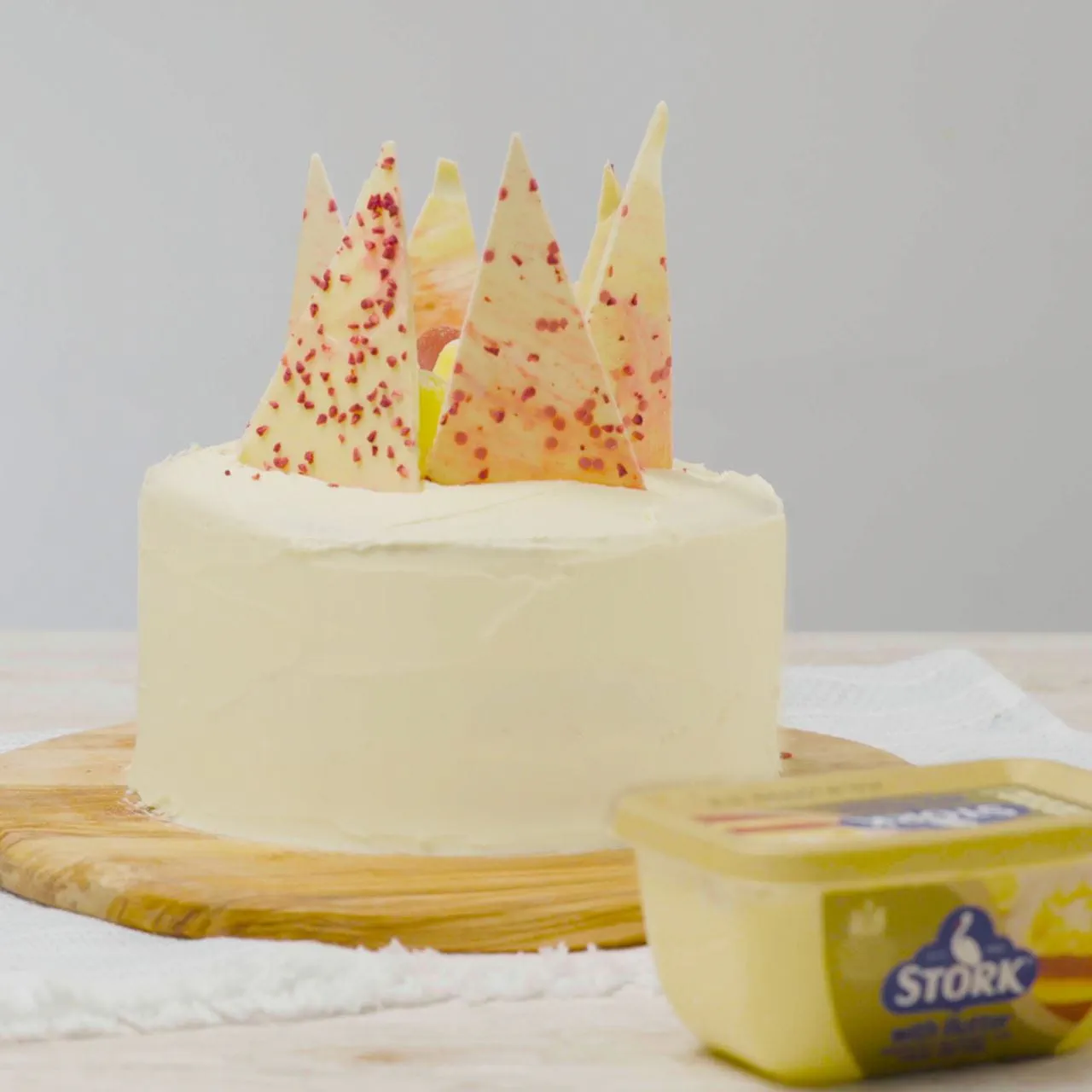 recipe image Easter White Chocolate Shard Cake