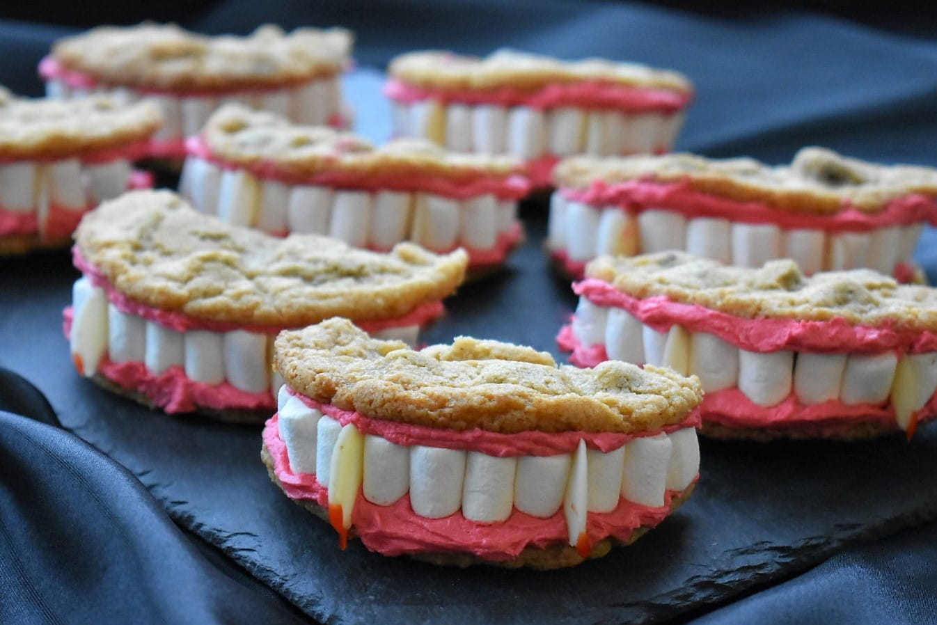recipe image Halloween Dracula's Dentures Cookies