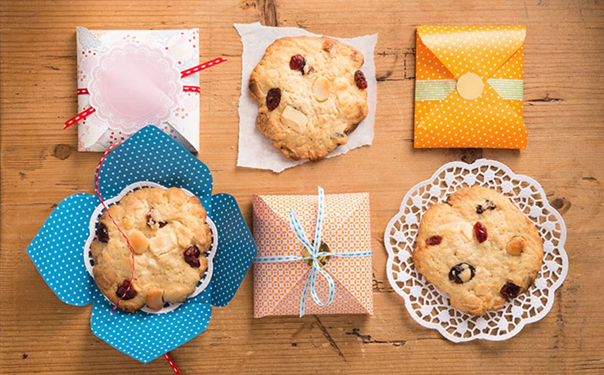 recipe image Chocolate & Macadamia Nut Cookies