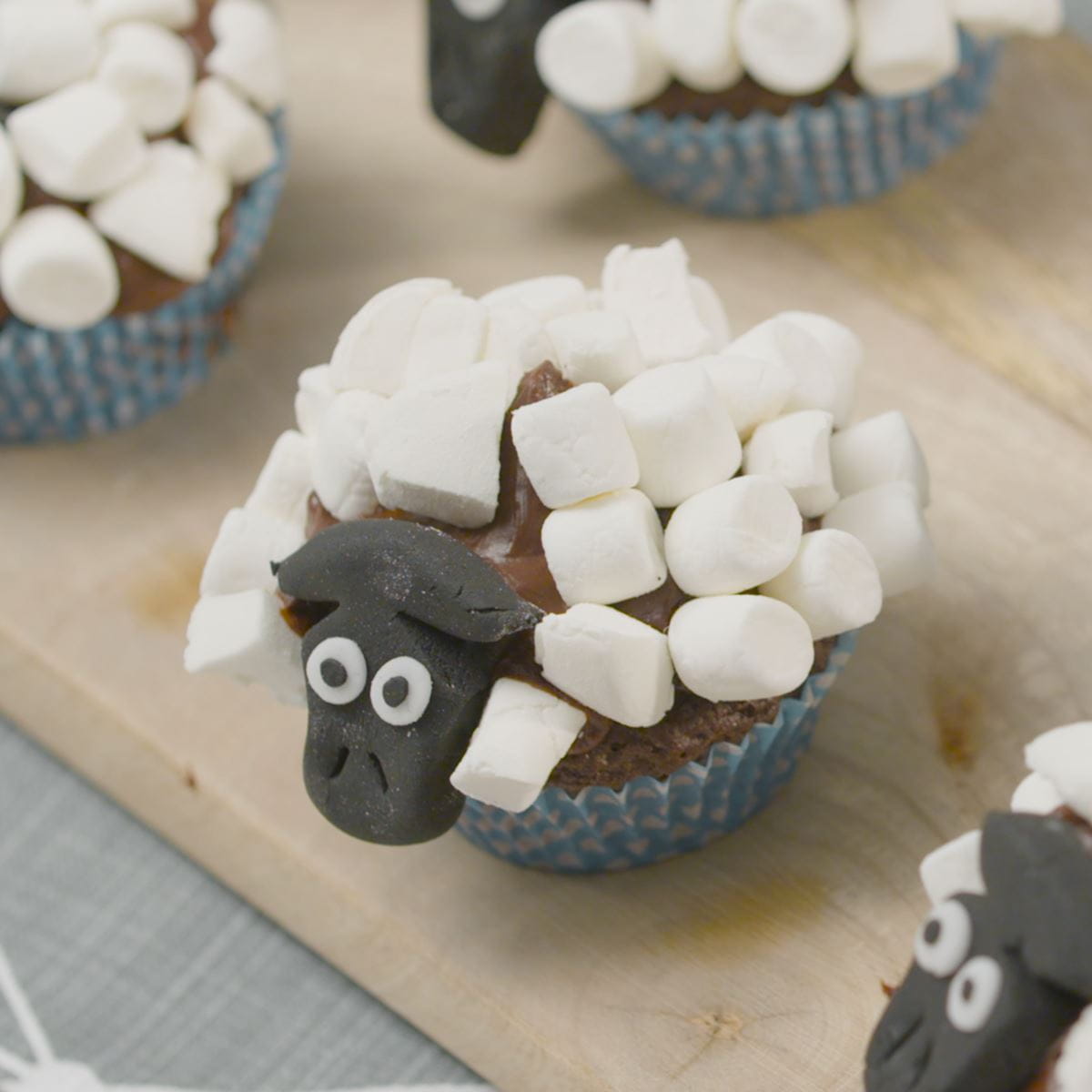 recipe image Marshmallow Sheep Cupcakes